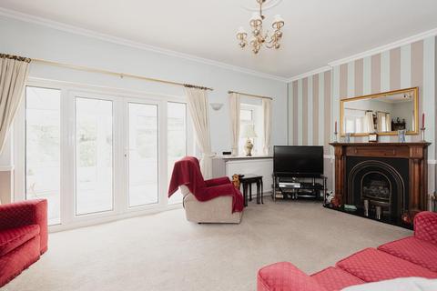 39 The Drive, Epsom, KT19 0AR