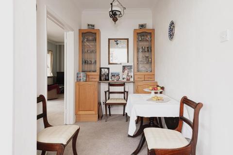 39 The Drive, Epsom, KT19 0AR