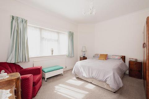 39 The Drive, Epsom, KT19 0AR