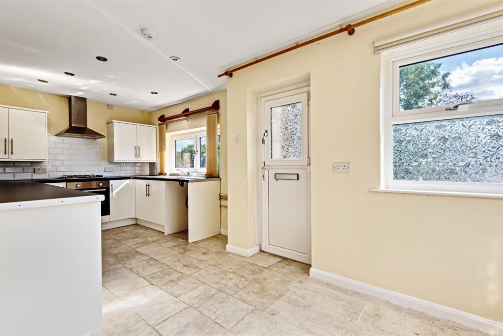 Gainsborough Avenue, Adel, LS16 3 bed end of terrace house for sale £