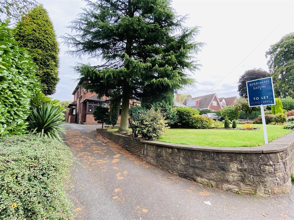 42 Gospel End Road, Dudley 3 bed detached house £1,350 pcm (£312 pw)