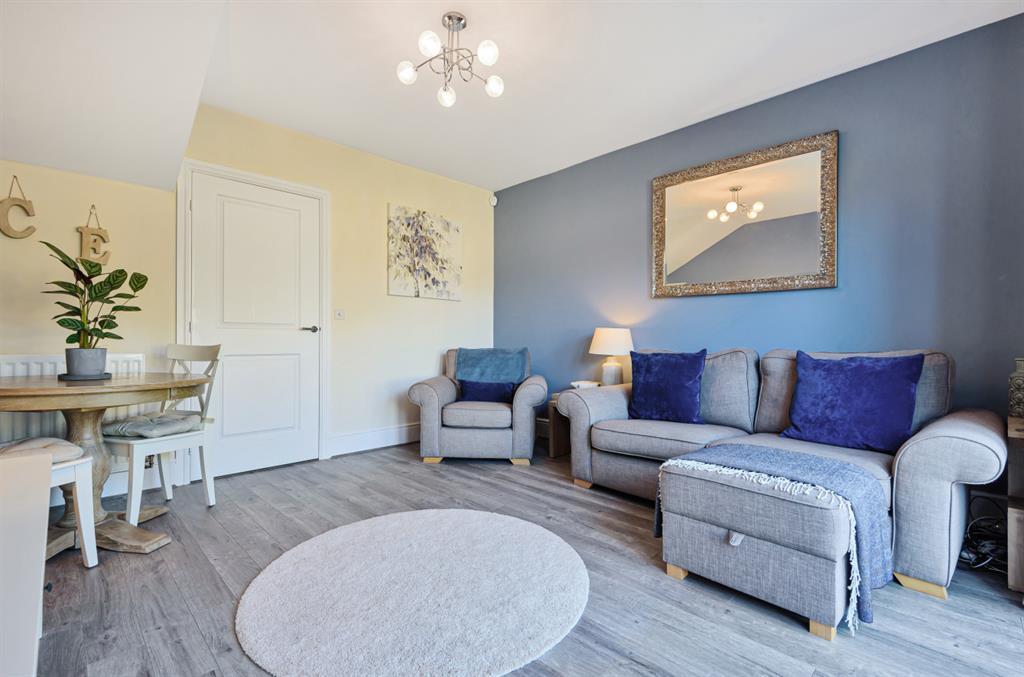 Bletchley Way, Horsforth, LS18 3 bed terraced house £300,000
