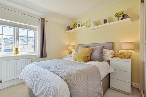 7 Bletchley Way, Horsforth, Leeds, LS18 4FZ