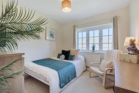 7 Bletchley Way, Horsforth, Leeds, LS18 4FZ