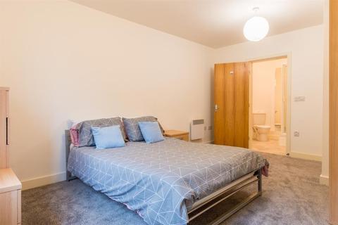 24 Brodwell Grange, Leeds, LS18 4AU
