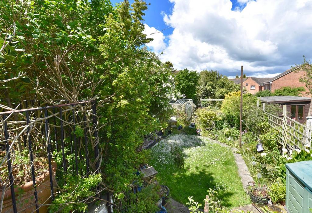 Grove Road, Sandown 4 bed semidetached house £400,000