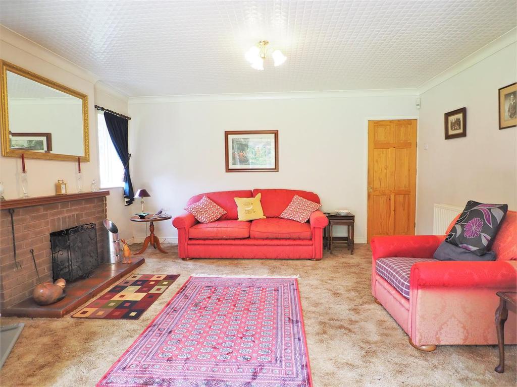 The Mullions, Lincoln Road, Tuxford... 3 bed detached house £350,000