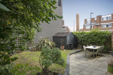 33 Stuart Road, London, SE15 3BE