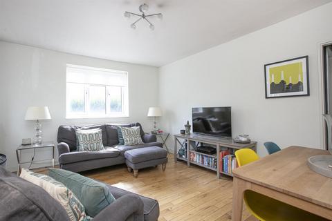 33 Stuart Road, London, SE15 3BE