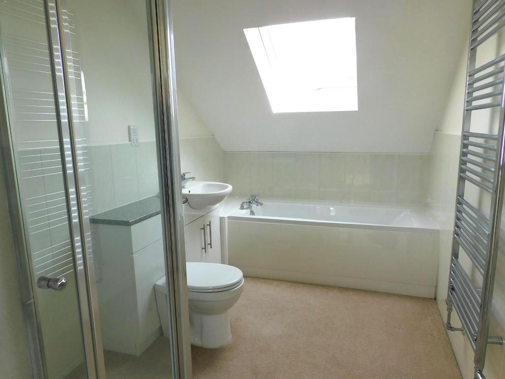 Bathroom 1.JPG