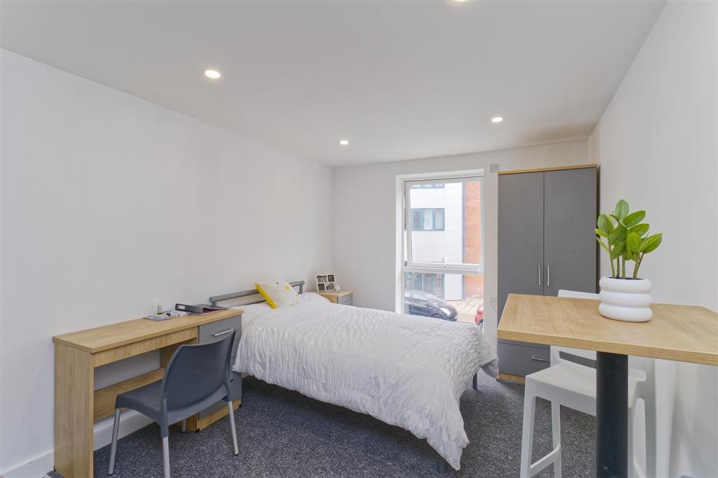 Lower Holyhead Road, Coventry Studio £650 pcm (£150 pw)
