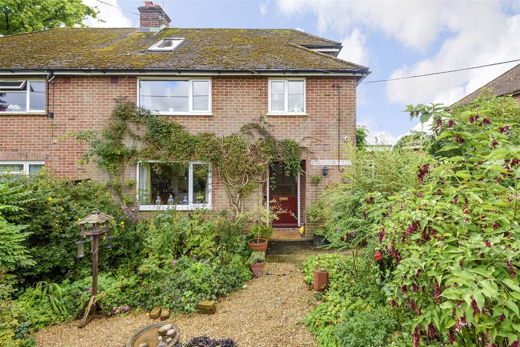 Hill Farm Road, Monkwood, Alresford 4 bed semidetached house £600,000