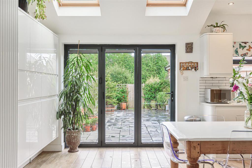 Bi-Folding doors onto Garden