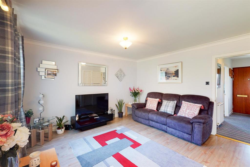 Simpson Place, Perth 3 bed semidetached house £900 pcm (£208 pw)