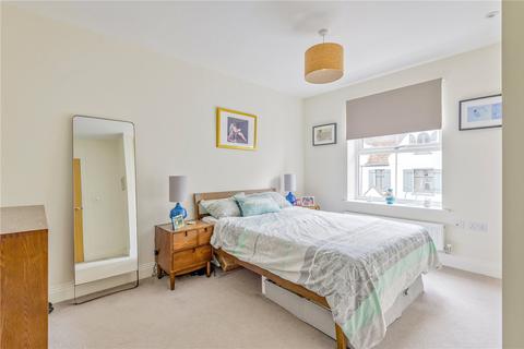 2 bedroom flat for sale, Bridge Street, Walton-On-Thames, KT12