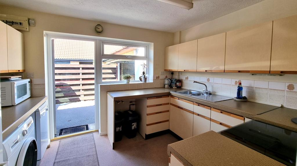 Aldwick Felds, Bognor Regis 3 bed detached bungalow £425,000