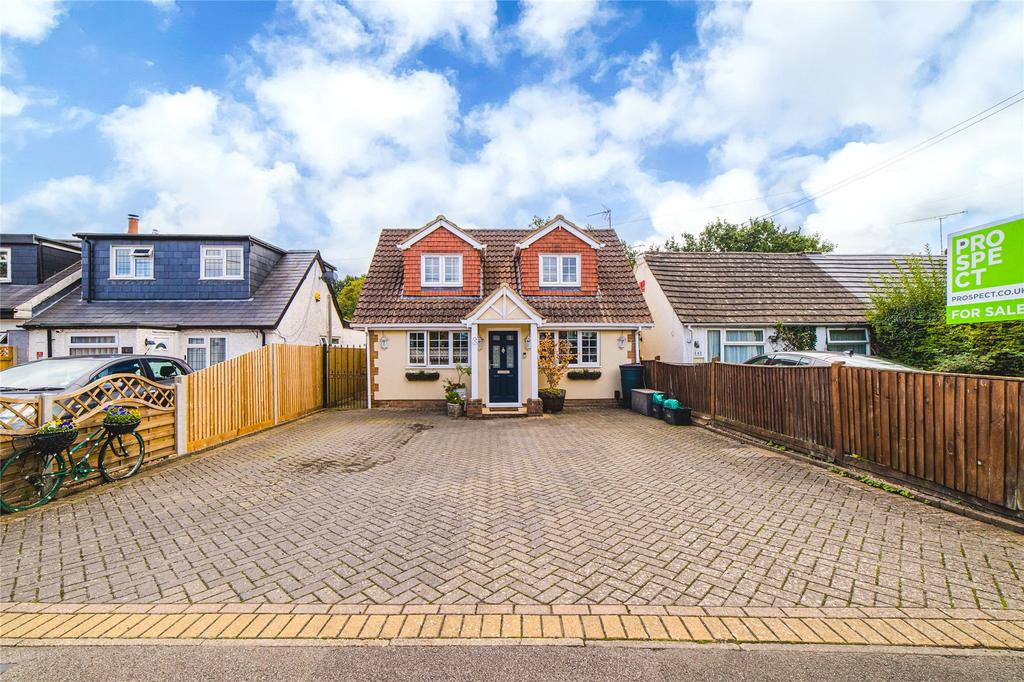 Colemans Moor Road, Woodley... 3 bed detached house £500,000