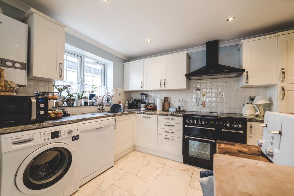 Colemans Moor Road, Woodley... 3 bed detached house £500,000