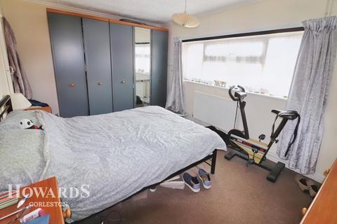 2 bedroom apartment for sale - Edinburgh Avenue, Gorleston