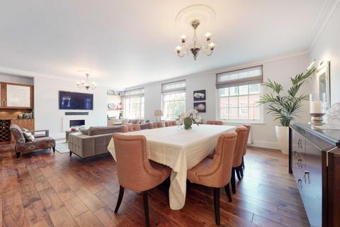 3 bedroom apartment for sale - Eyre Court, St John's Wood, Finchley Road, London, NW8