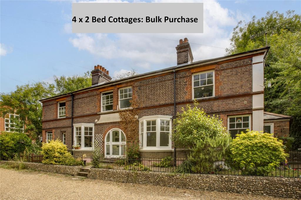 White Hill, Chesham, Buckinghamshire... 8 bed detached house £795,000