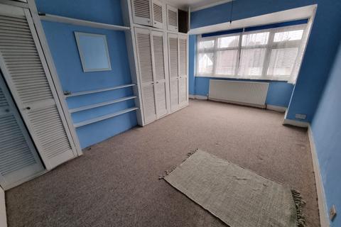 49 Oxford Road, Carshalton, SM5 3QZ