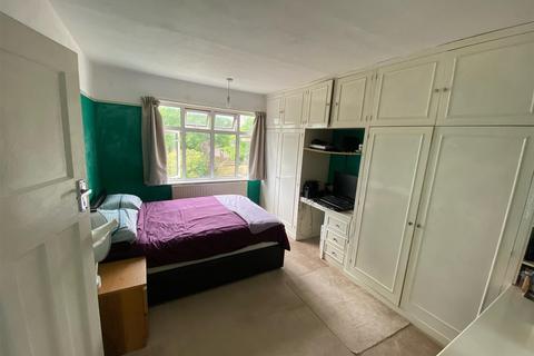 49 Oxford Road, Carshalton, SM5 3QZ