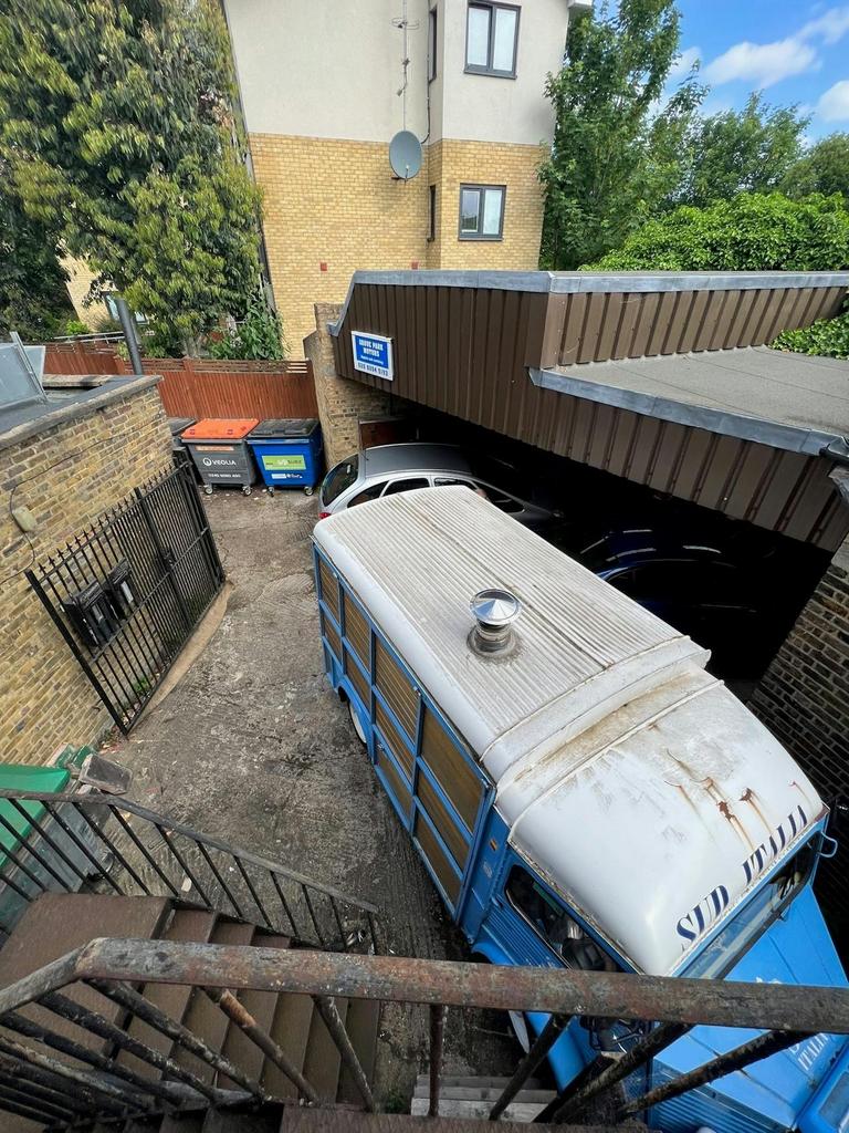 Garage 1.jpg