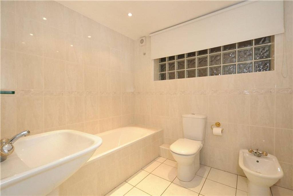 Winkfield Road, Ascot, SL5 5 bed detached house £2,395,000