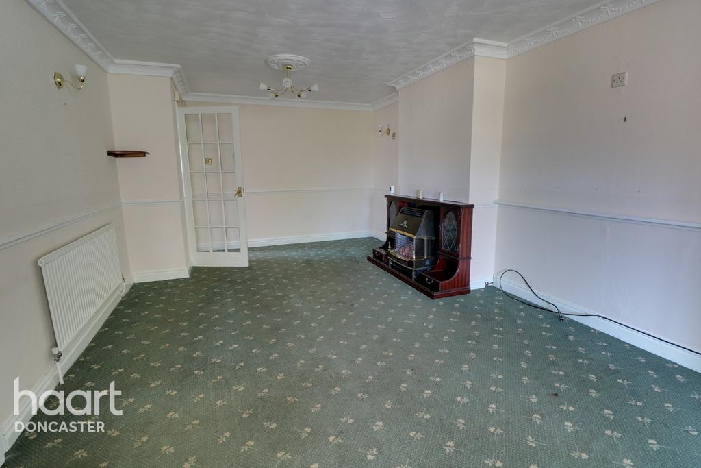 Oakwood Drive, Armthorpe, Doncaster 3 bed bungalow for sale £180,000