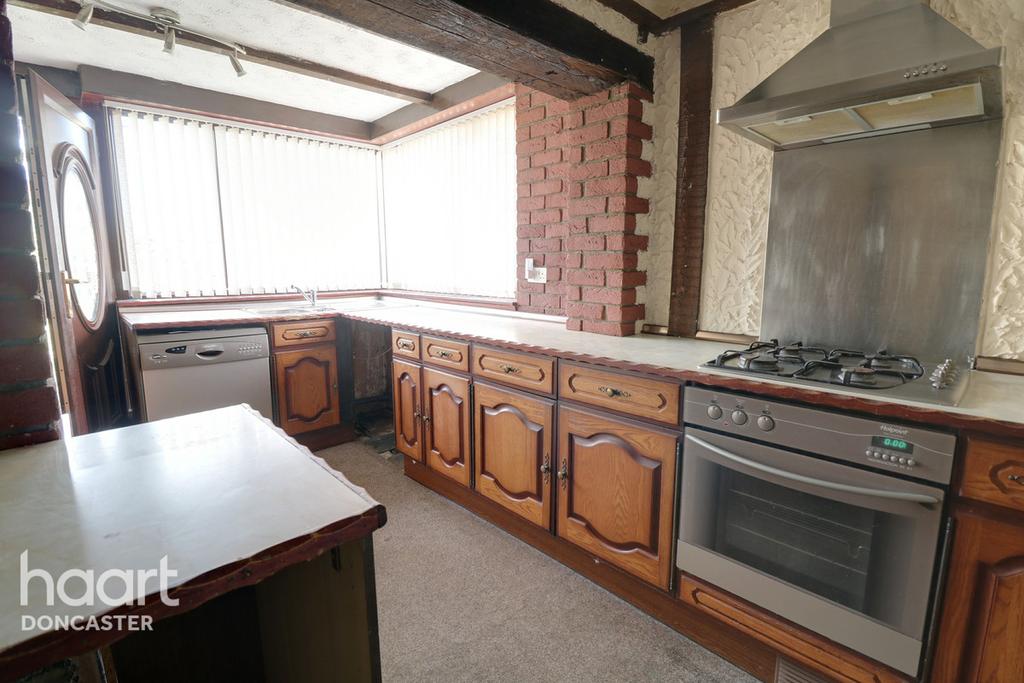 Oakwood Drive, Armthorpe, Doncaster 3 bed bungalow for sale £180,000