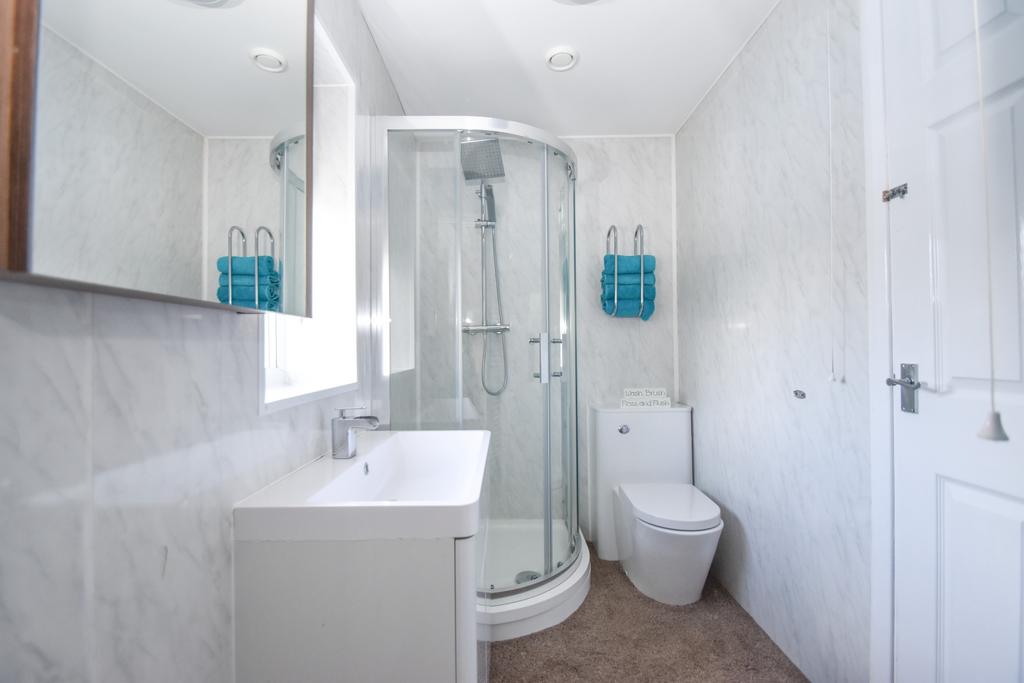 Annexe shower room