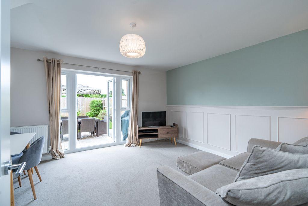 Saltern Drive, Spalding PE11 1UQ 2 bed semidetached house £185,000