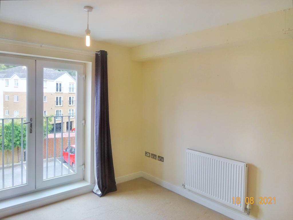 Eskrett Street, Hednesford WS12 1 bed apartment £555 pcm (£128 pw)