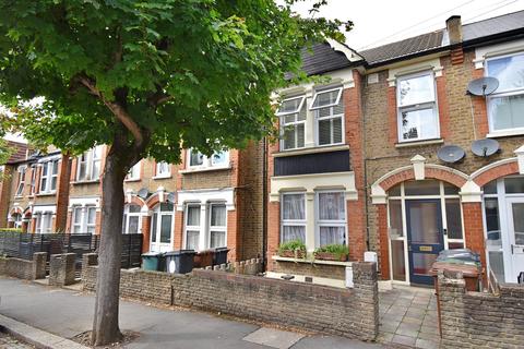 2 bedroom flat for sale - Newbury Road, Highams Park , London. E4 9JH
