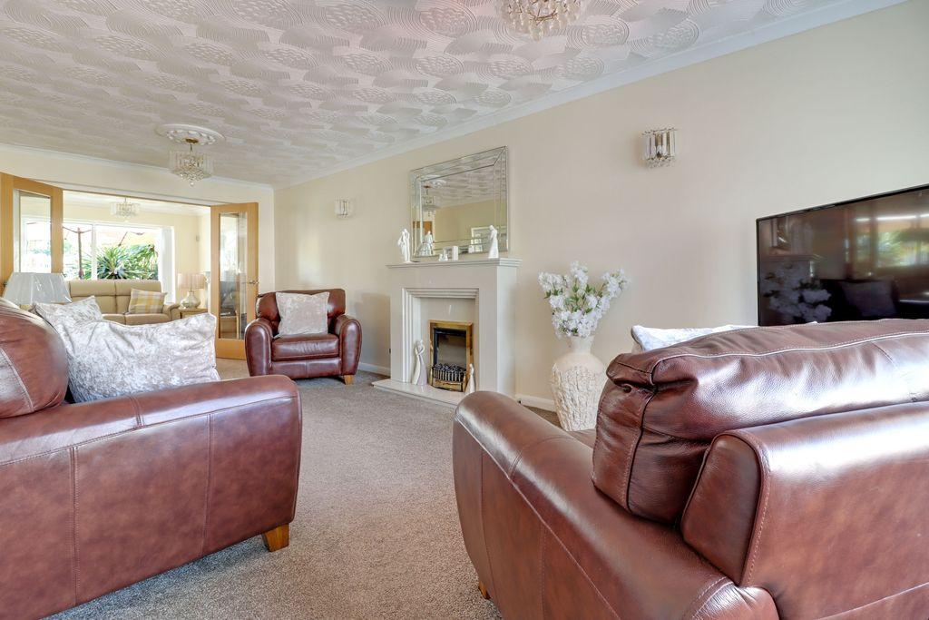 Harbury Avenue, Ainsdale, Southport... 4 bed detached house £400,000