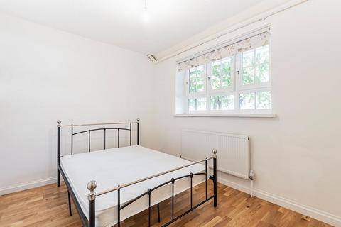 3 bedroom flat for sale, Union Grove, Clapham