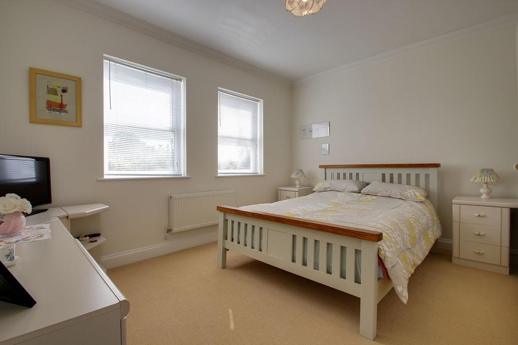 BEDROOM TWO - 13' 7" x 9' 6" (4.14m x 2.9m)