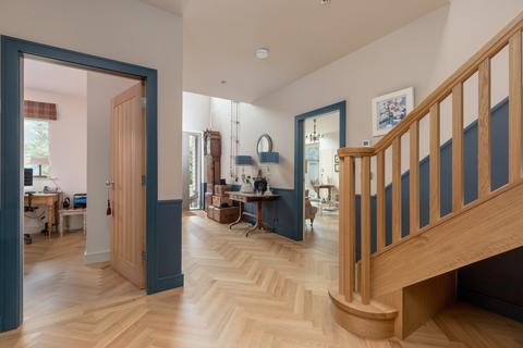 18 Barnton Avenue, Edinburgh, EH4 6AL