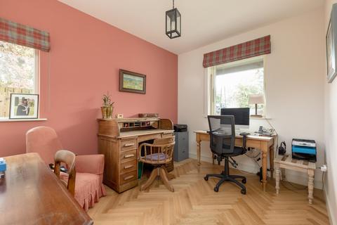 18 Barnton Avenue, Edinburgh, EH4 6AL