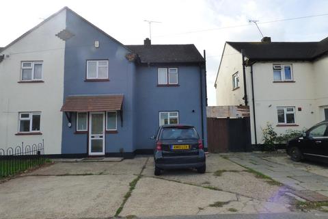 3 bedroom semi-detached house to rent, Eastern Avenue, Southend-on-Sea, SS2