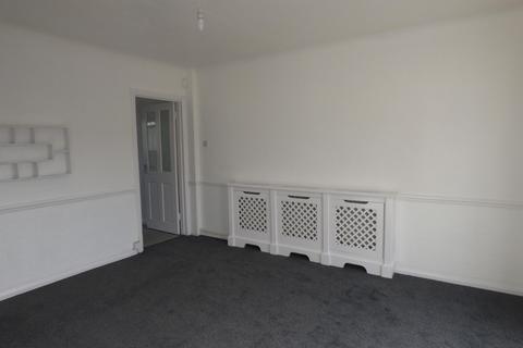 3 bedroom semi-detached house to rent, Eastern Avenue, Southend-on-Sea, SS2