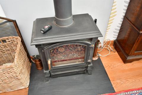 17 Arthur Salmon Close, Faversham, ME13 7PS
