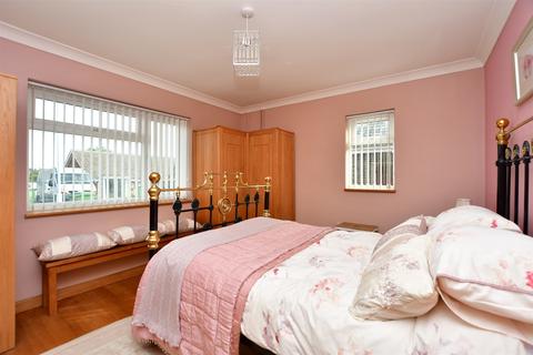17 Arthur Salmon Close, Faversham, ME13 7PS