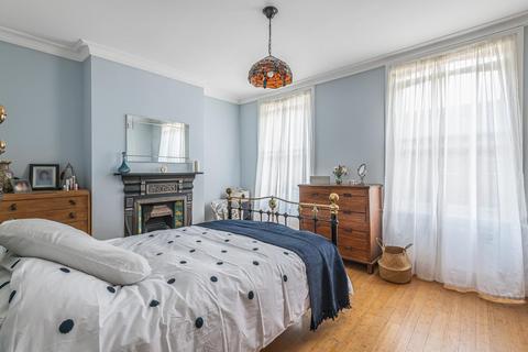 16 Hatchard Road, London, N19 4NH