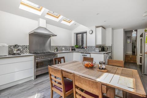 16 Hatchard Road, London, N19 4NH