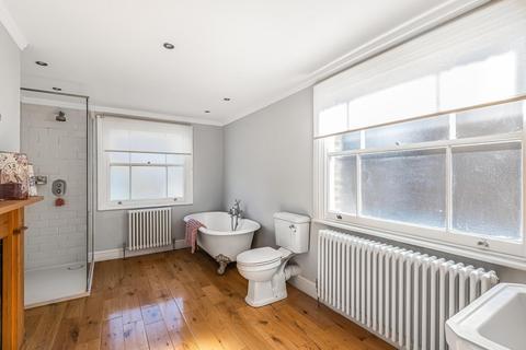 16 Hatchard Road, London, N19 4NH