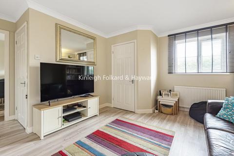 5 Pullman Mews, London, SE12 0EA