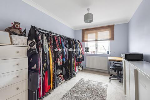 5 Pullman Mews, London, SE12 0EA