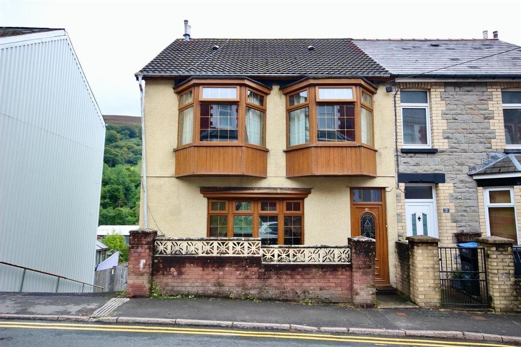 Gwern Berthi Road, Cwmtillery... 3 bed terraced house £135,000